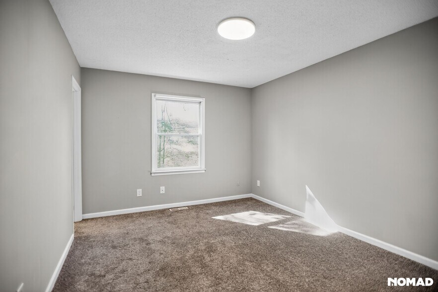 Spacious Master BR - 116 Lookout Dr