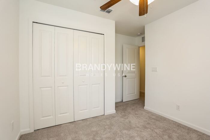 Building Photo - 641 Holly Lks Dr