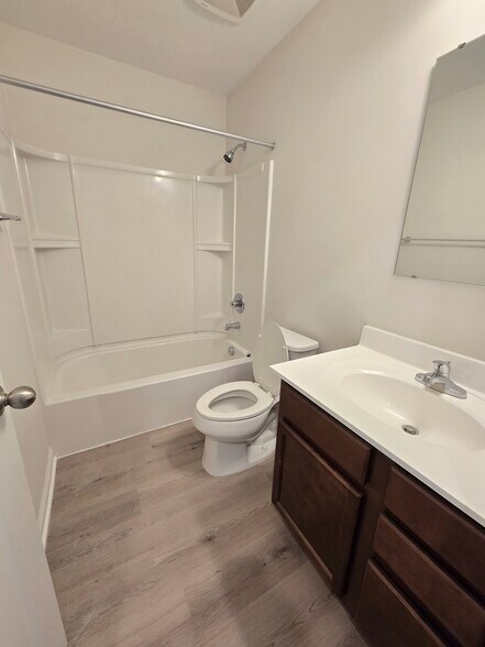 Hallway Bathroom - 293 Sage Circle