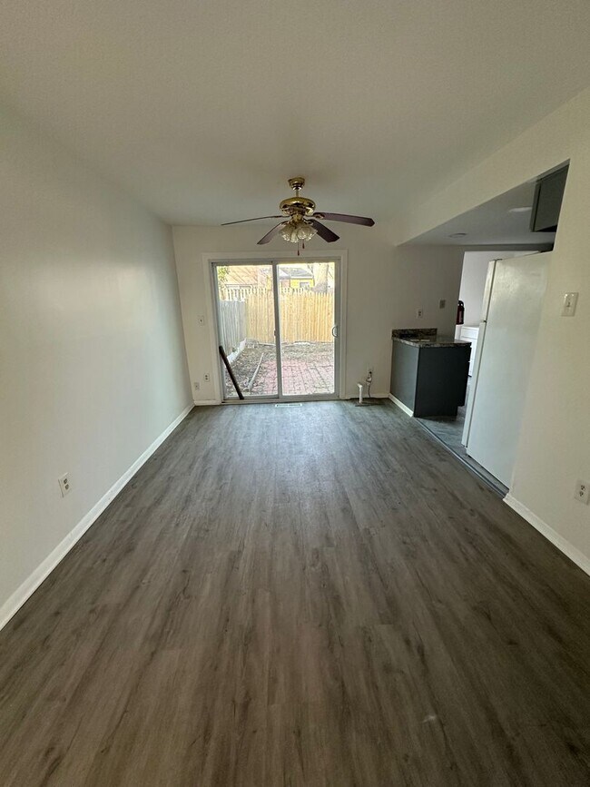 Building Photo - Welcome home- 3 bedroom, 1.5 bath