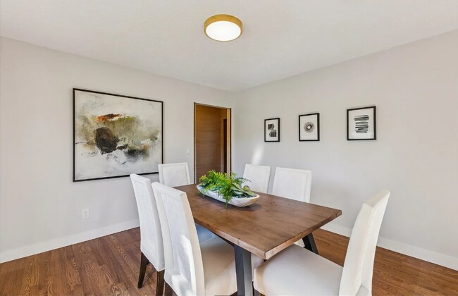 Building Photo - 2583 Pimlico Dr