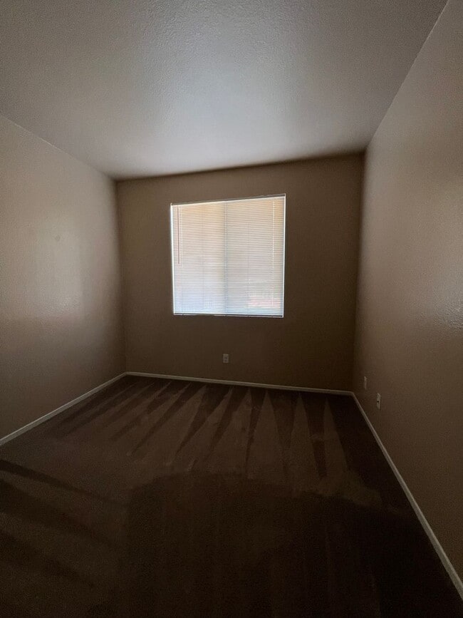 Building Photo - 38434 Coralino Dr