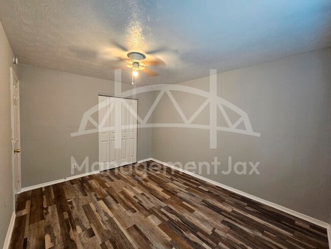 Building Photo - 7216 Ken Knight Dr W