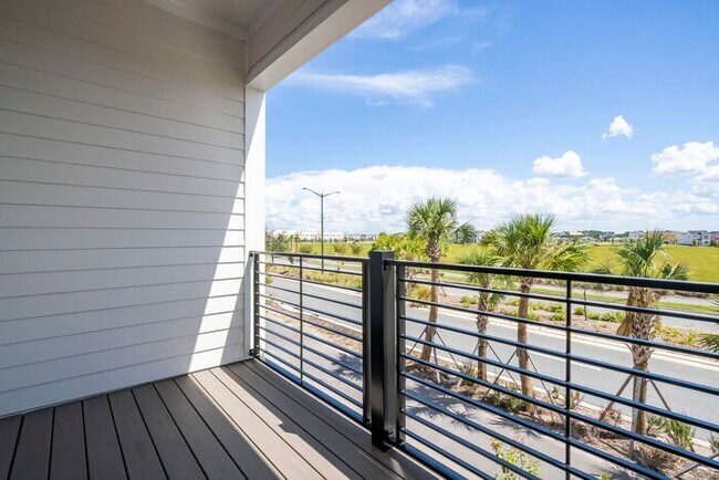 Building Photo - Modern 3-Bedroom 3.5-Bath Townhome with EV Charger, Smart Home Features, 2-Car Garage & Resort-St...