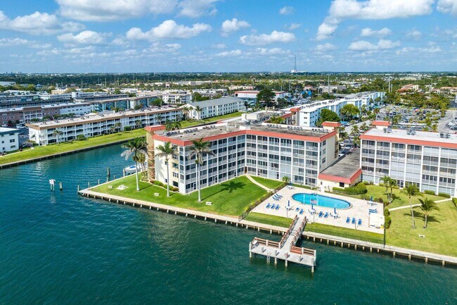 Building Photo - 100 Paradise Harbour Blvd