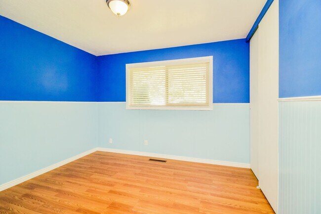 Building Photo - Cozy 3 Bed, 1 Bath Pet-Friendly Home with ...