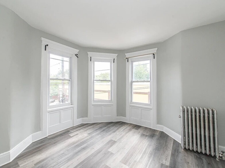 Building Photo - 68 Mill St