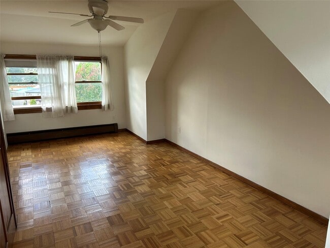Building Photo - 114 Elmwood St