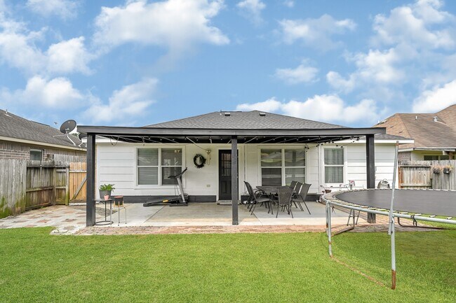 Building Photo - 3902 Cary Creek Dr