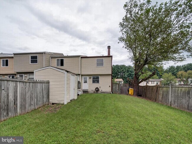 Building Photo - 7648 Fairbanks Ct