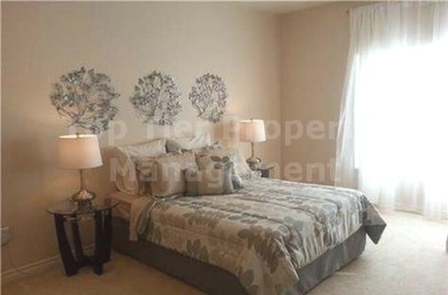 Building Photo - $1000 Move in Discount***Beautiful 2 bed/2 bath Condo in the Heart of Hillcrest - Available NOW*