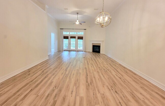 Building Photo - 3 bedroom home for rent off Miccosukee Rd ...
