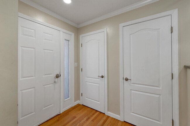 Building Photo - 32 Suffolk Ct