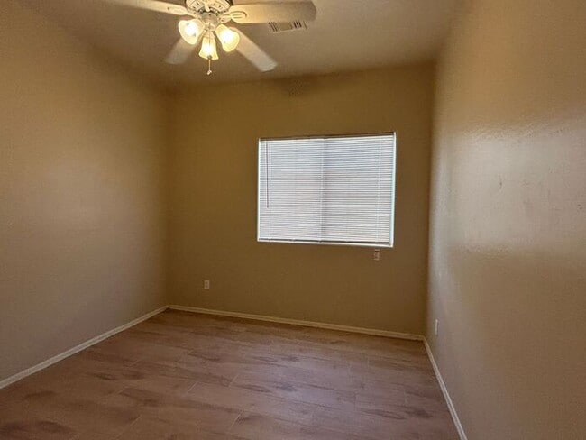 Building Photo - 7635 W Springfield Wy