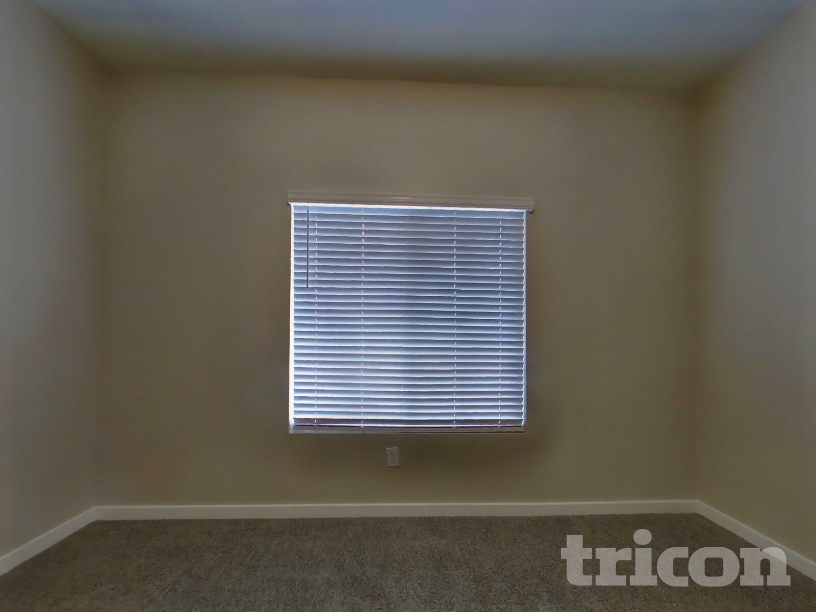 Building Photo - 1349 N Parkcrest