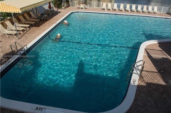 Building Photo - 1833 S Ocean Dr