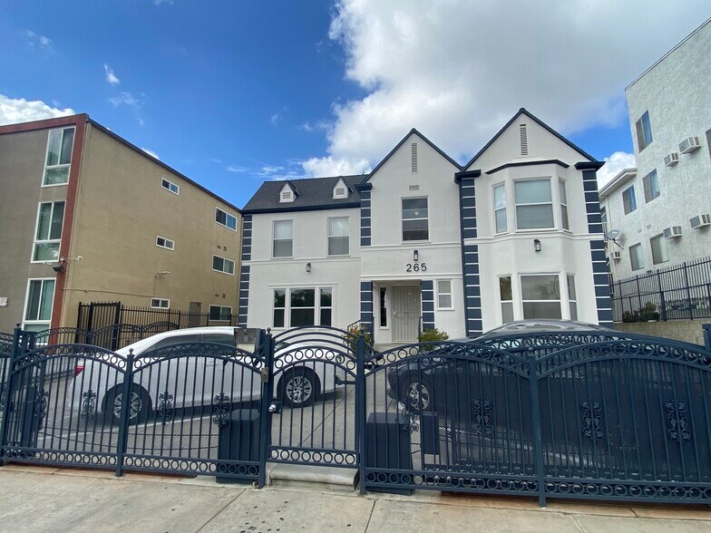 Building Photo - 265 S Manhattan Pl