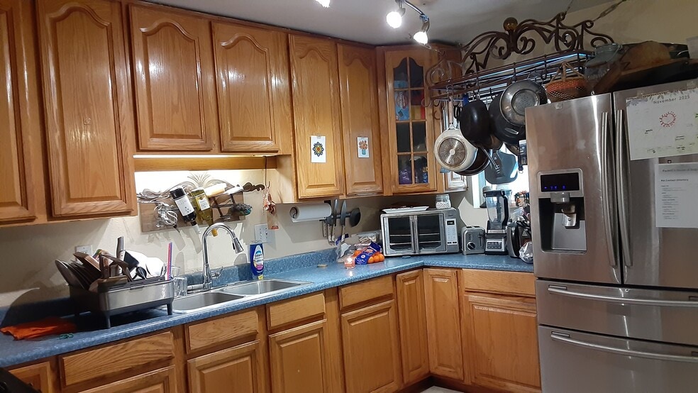 Building Photo - 15157 Jenell St