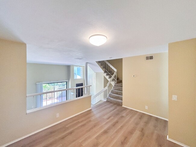 Building Photo - Beautiful 3BD/2.5BA W/ Open Floor Plan and...