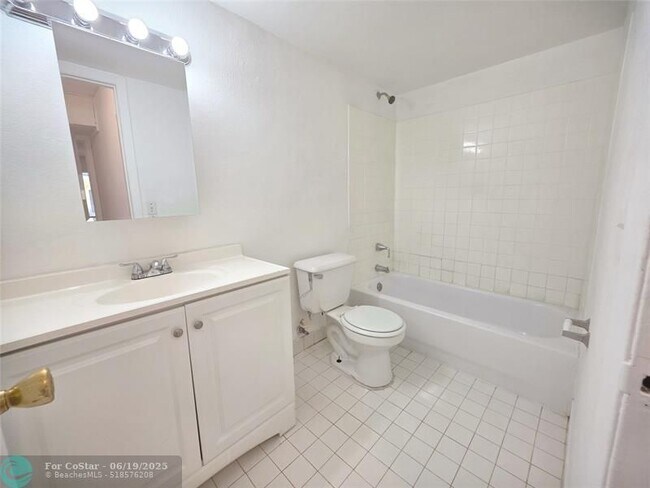 Building Photo - 505 NW 177th St