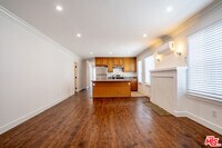 Building Photo - 1409 Bronson Ave