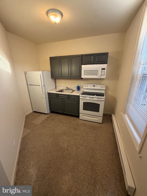 Building Photo - 1103 Lindley Ave