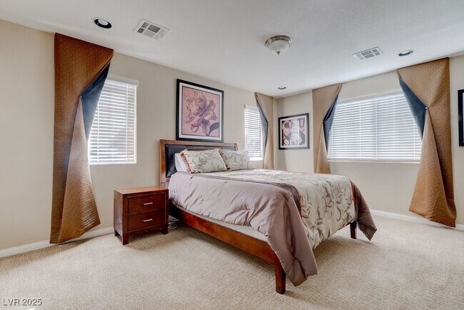 Building Photo - 7765 Floral Fabric Ct