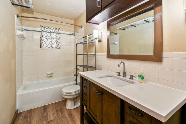 Building Photo - 3 Bed, 2 Bath Home for Rent Near Tom Watkins Park