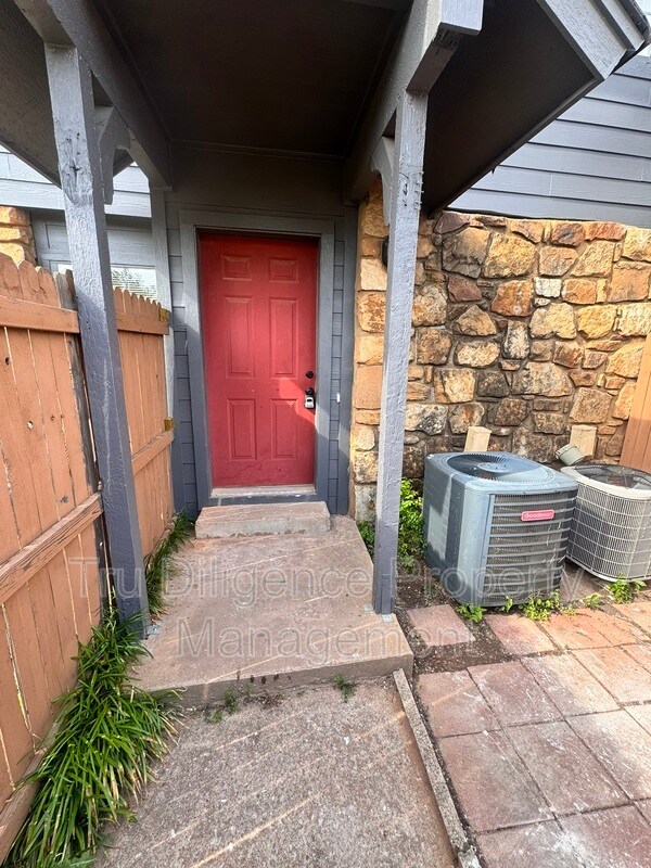 Building Photo - 14425 N Pennsylvania Ave