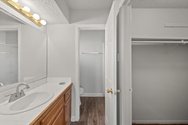 Building Photo - 13719 Southline Rd