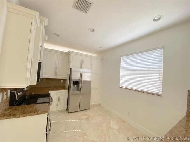 Building Photo - 5830 NW 119th Dr