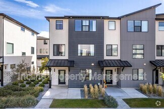Building Photo - 407 Meadow Garden Rd