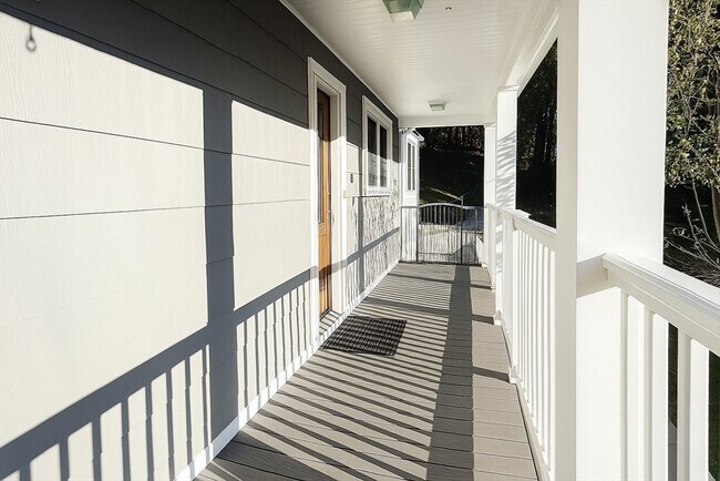 Building Photo - 133 Brattle St