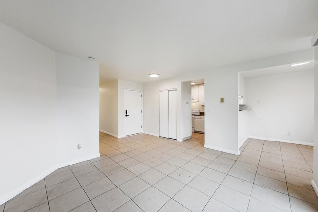Building Photo - High Street Apartments