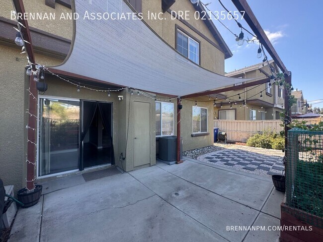 Building Photo - 1165 Latigo Cove