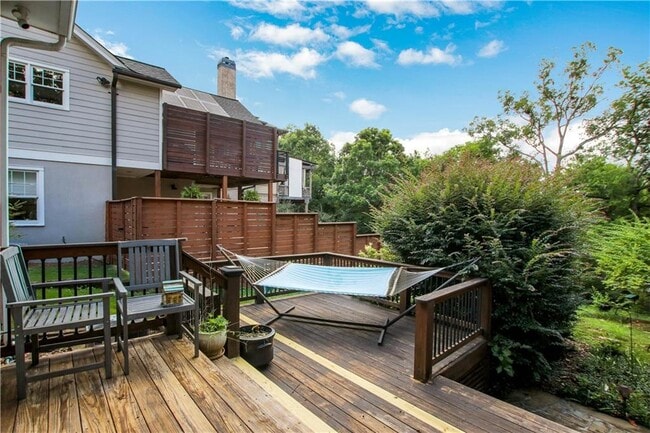 Building Photo - 925 Highland Terrace NE