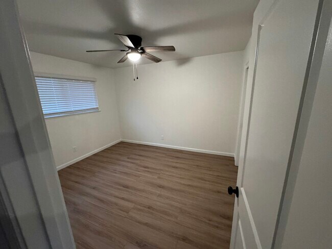 Building Photo - 2126 N Glenn Ave