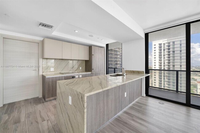 Building Photo - 801 S Miami Ave
