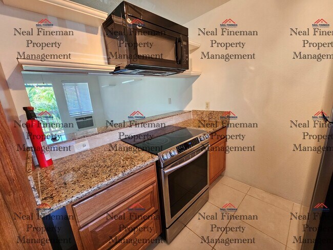 Building Photo - 2 Bed 1 Bath, One parking Condo Hoomaka Vi...