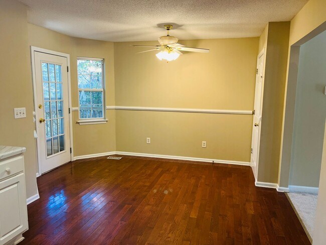 Building Photo - Charming 3 bed, 2 full bath home in Villa Rica!