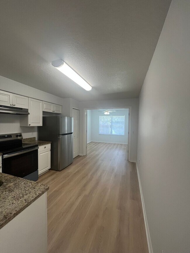 Building Photo - 38 A Lindsay Drive