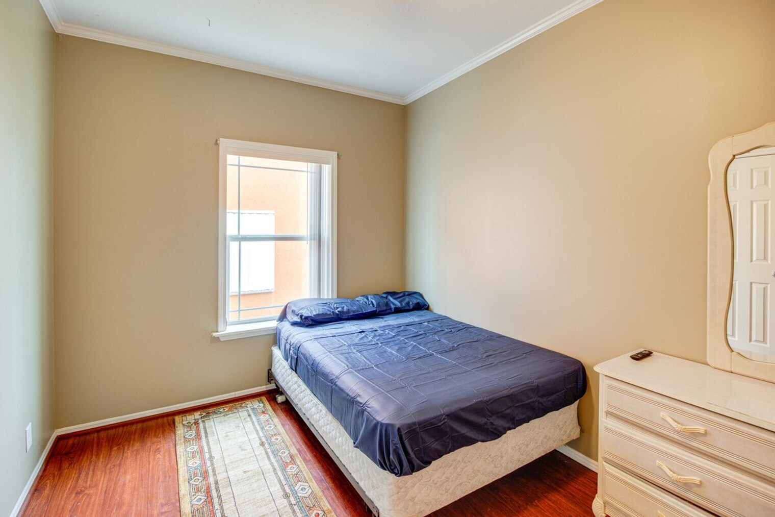 Building Photo - 210 W 2nd Ct