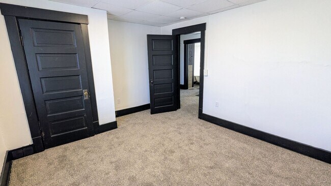 Building Photo - Schonfeld Holdings, LLC (916 6th St)