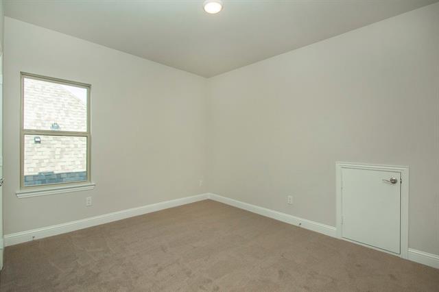 Building Photo - 2223 Clairmount Dr
