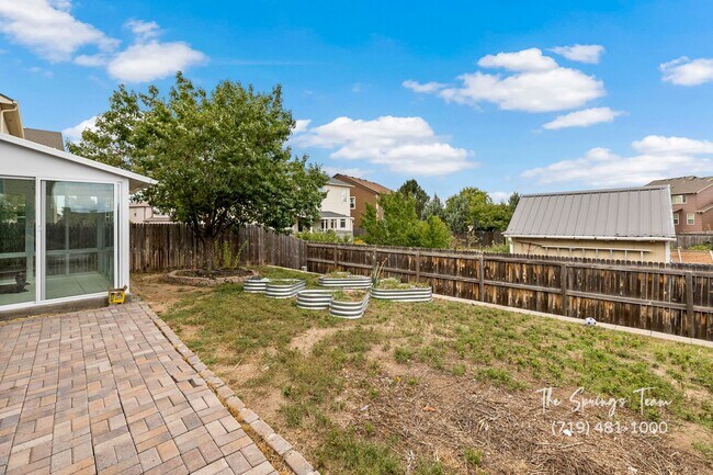 Building Photo - CHARMING, RECENTLY REMODELED 3BD HOME w/ E...