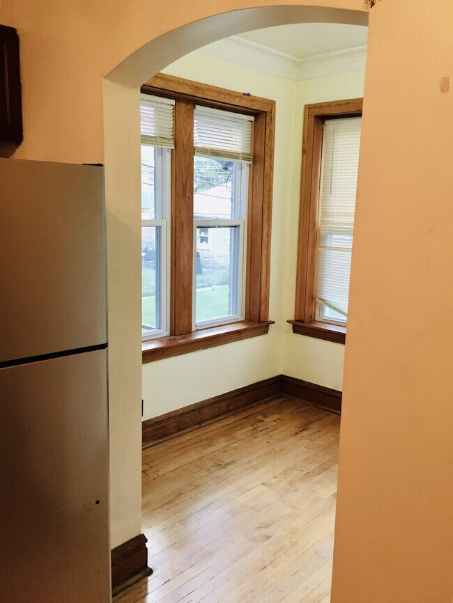 Building Photo - 1924 Kenilworth Ave