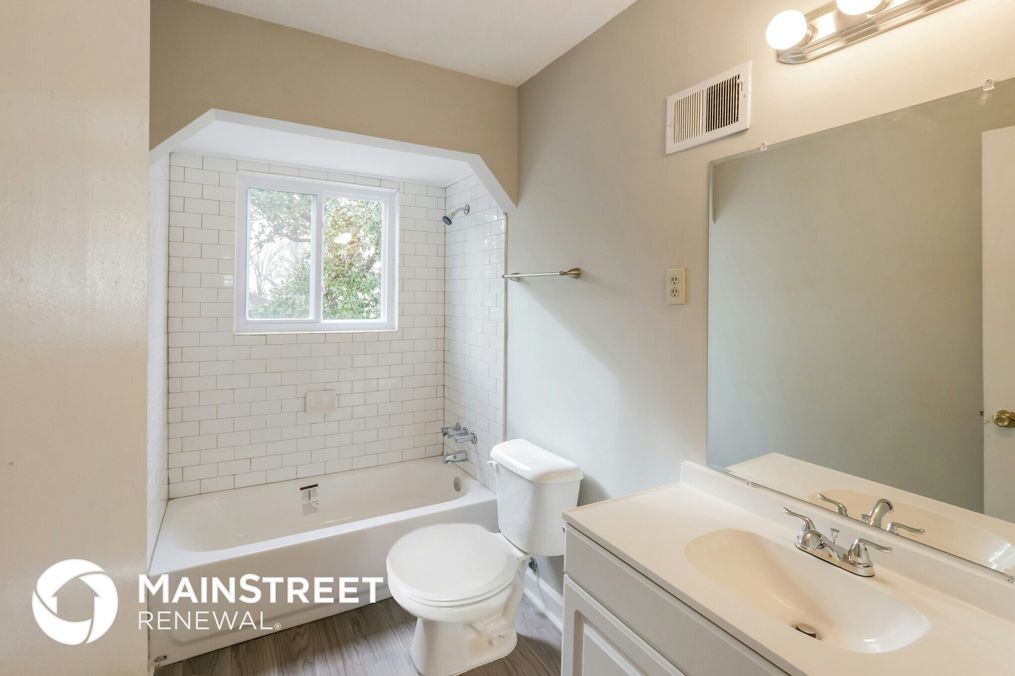 Building Photo - 4931 Darlington Dr