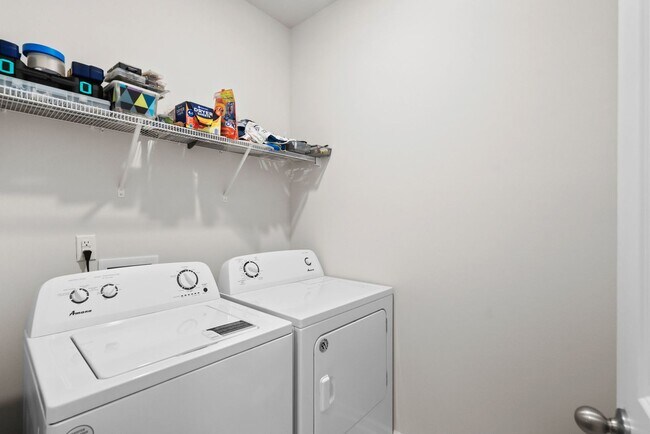 Building Photo - 3927 Nandina Ct