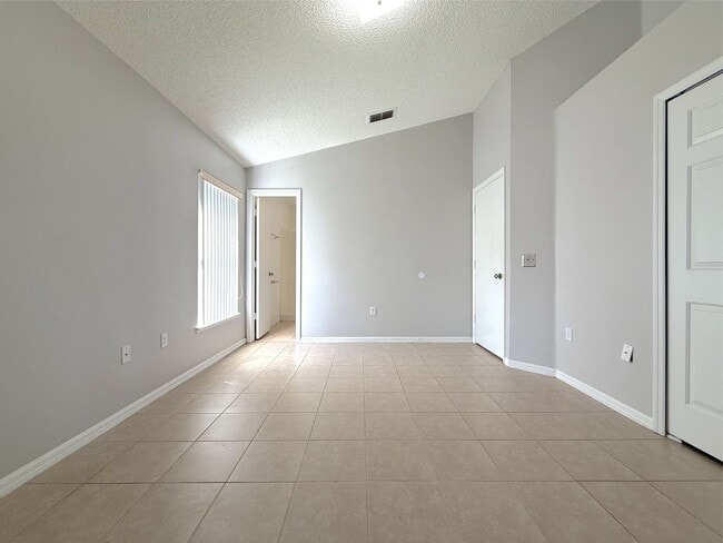 Building Photo - 3/2 Home with a 1-Car Garage in Apopka
