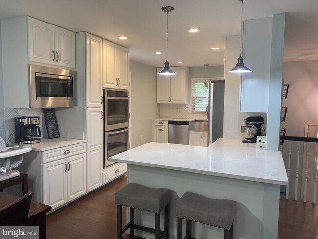 Building Photo - 7705 Carrleigh Pkwy